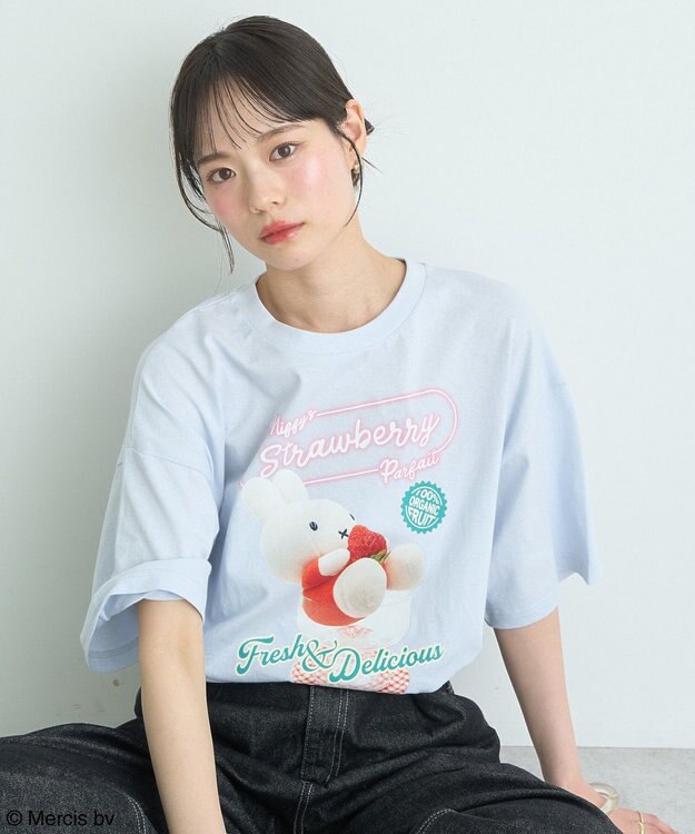 earth music&ecology ｍｉｆｆｙ／ｅａｒｔｈ　ｓｔｒａｗｂｅｒｒｙ　Ｔｅｅ Grayish Blue