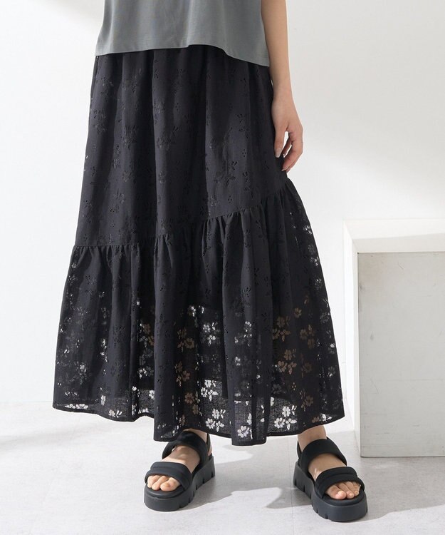 earth music&ecology 透かし花柄フレアスカート Black