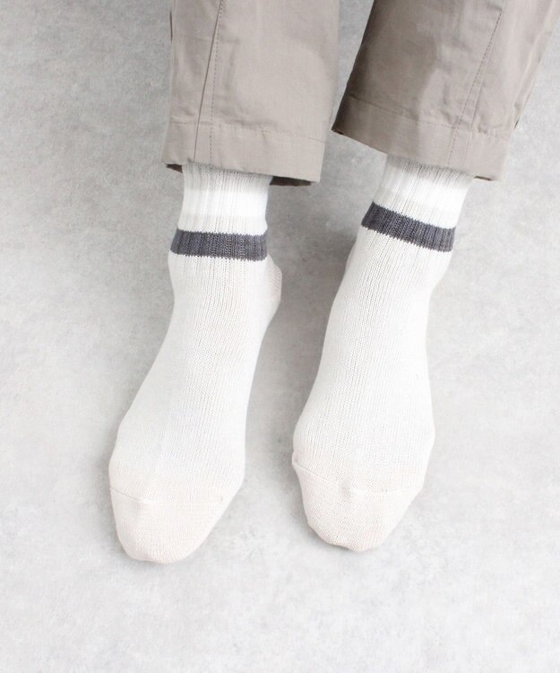 WHITE MAILS 【UNISEX】PAPER STRIPE SHORT ソックス ライトグレー