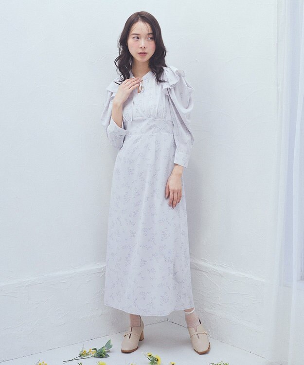 earth music&ecology ラッフルショルダーフラワーワンピース Sax