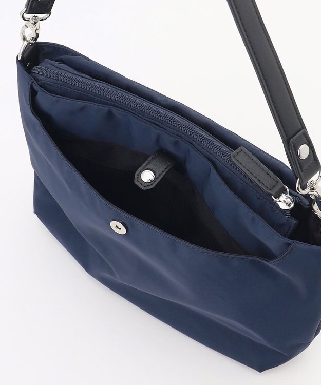 LA BAGAGERIE 多収納ナイロン2WAYショルダー ネイビー