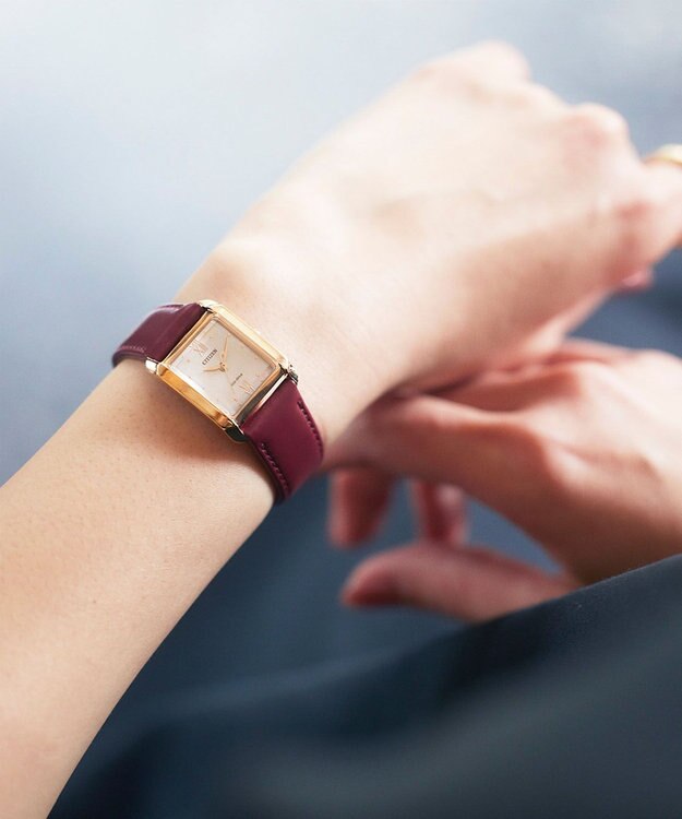 CITIZEN 【光発電エコ・ドライブ】ハンサムなスクエアケース 替えバンド付き ウォームゴールド レッド ウォームゴールド