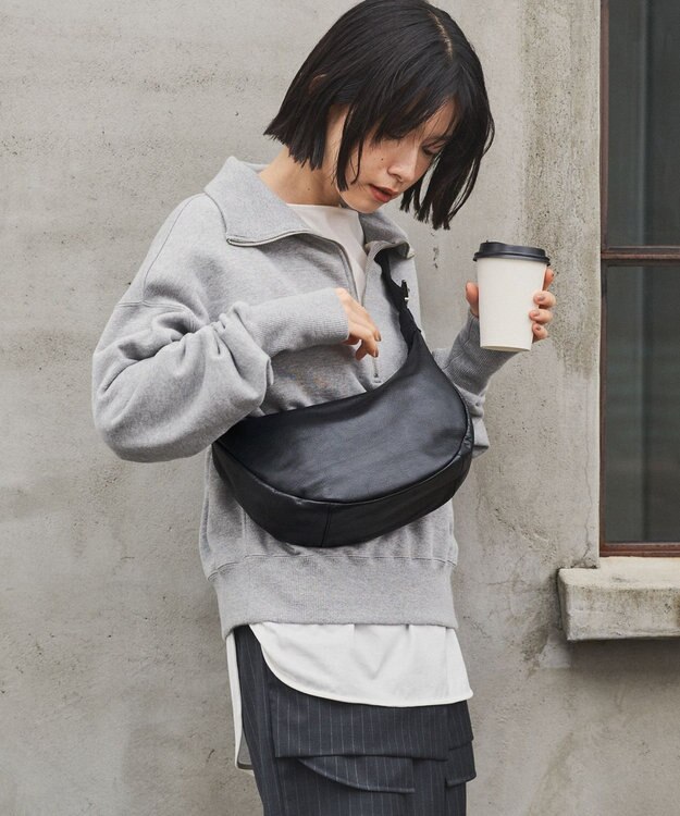 russet ＜ブランド人気No.1ショルダー＞ソフトレザーラウンドショルダーバッグ(CE-1326-WEB) Black2