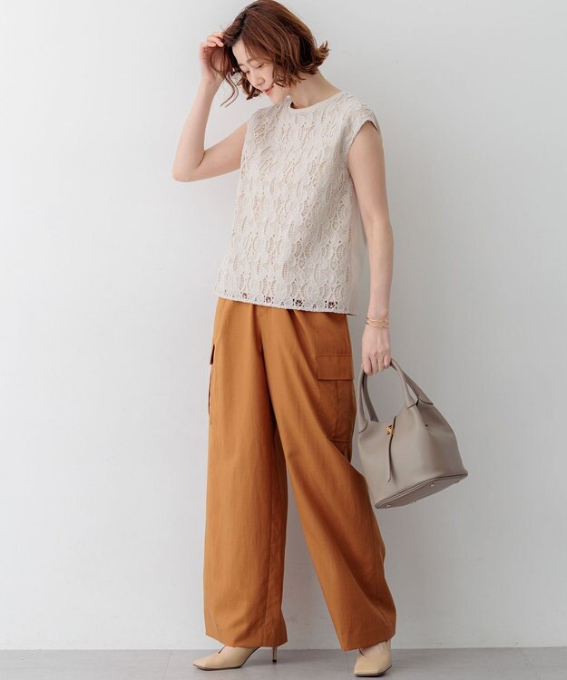 23区 【先行予約/見上愛さん着用】コットンスラブポプリン カーゴパンツ シナモン系