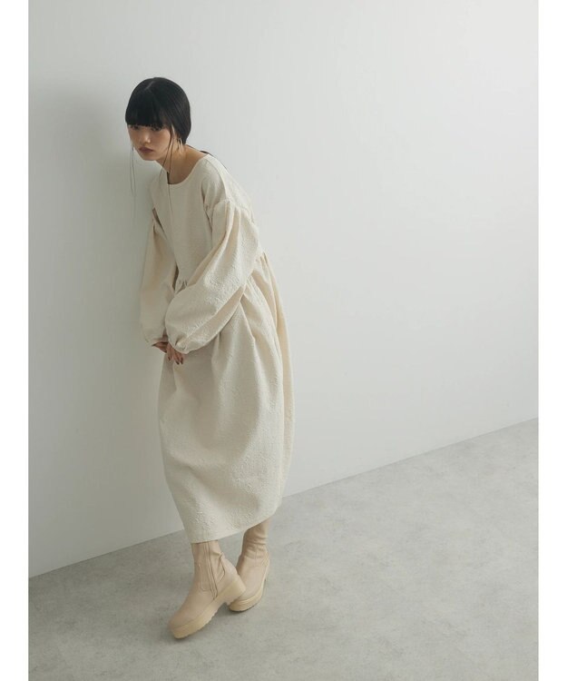 Green Parks armonia. エンボスタックコクーンワンピース Ivory