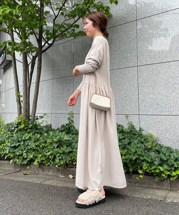 UNFILO 【新色追加】スタイルアップニット ワンピース ベージュ系