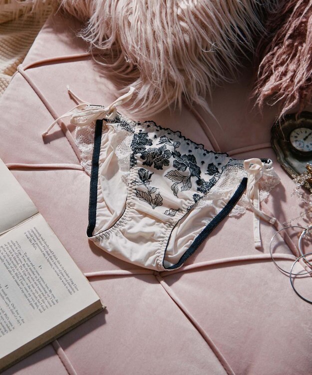 San-ai Resort（三愛水着楽園） エレガントコレクション 【2412】 ヒモショーツ 【northerly】 アイボリー