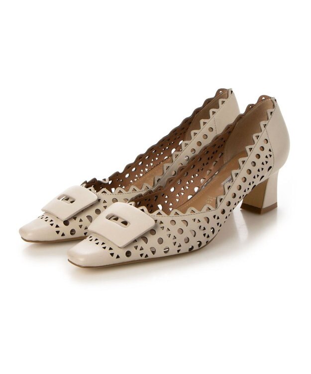 MODE ET JACOMO <MODE ET JACOMO>レーザーカットバックルモチーフパンプス ライトベージュ