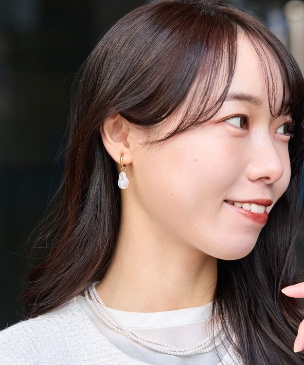 Phoebe <オンワード限定セット>3連ビーズパールネックレス×バランスバロックパールフープイヤリング ホワイト