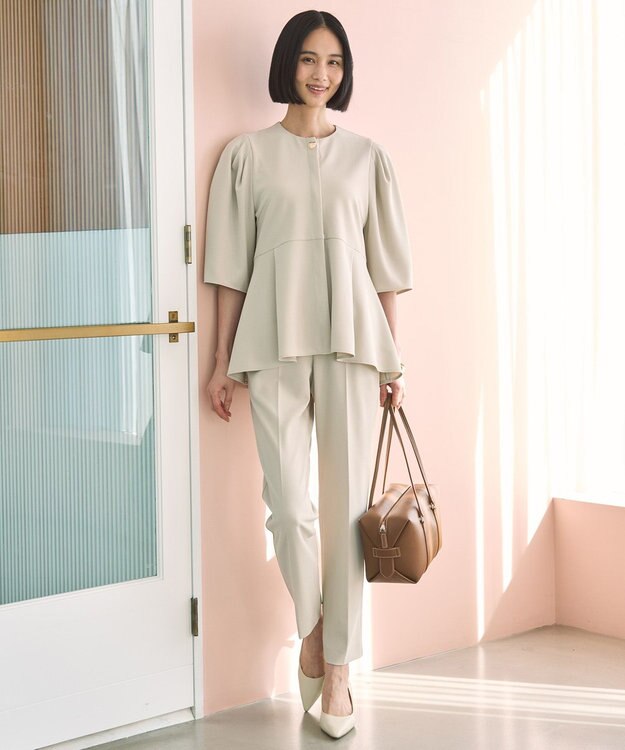 UNFILO 【VERY×UNFILOコラボ】BEAUTY MOVE ペプラムブラウス アイボリー