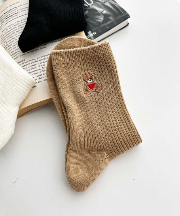 WEGO ハートクマ刺繍ソックス ベージュ