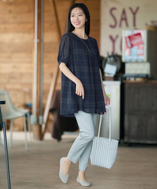 Tiaclasse L シフォンチェックパフスリーブチュニック ネイビー