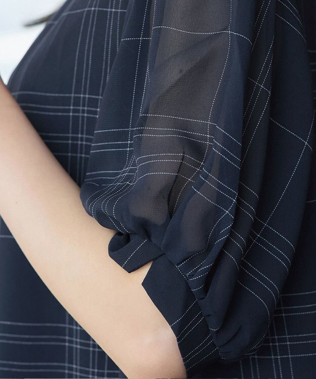 Tiaclasse L シフォンチェックパフスリーブチュニック ネイビー