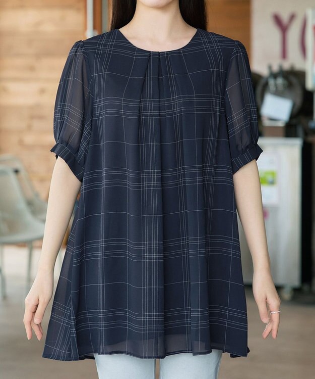 Tiaclasse L シフォンチェックパフスリーブチュニック ネイビー