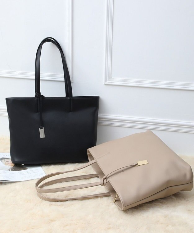 style code 【MERCURYDUO/マーキュリーデュオ】レニス　チャーム付きシンプルラージトートバッグ ブラック