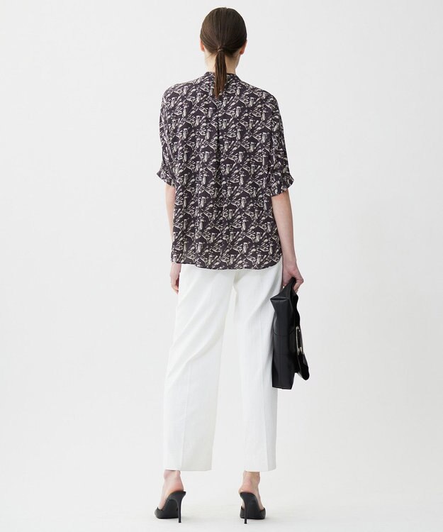 ICB L 【人気のため新色追加・接触冷感・UVケア・速乾・洗える】BackSatinAmunzen 5分袖バンドカラーブラウス チャコール×トープ柄系