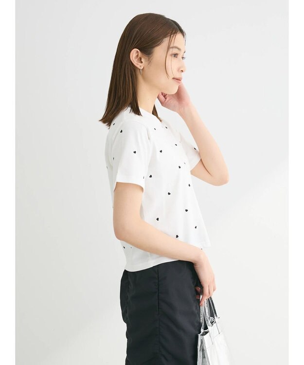 Green Parks ・Ｄｏｕｂｌｅ　Ｆｌａｇｓ　ハート刺繍ＴＥＥ Off White