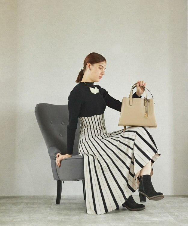 style code 【MERCURYDUO/マーキュリーデュオ】両アオリポケットサイド配色大開き開口 超軽量ハンドバッグ キーチャーム付 ベージュ