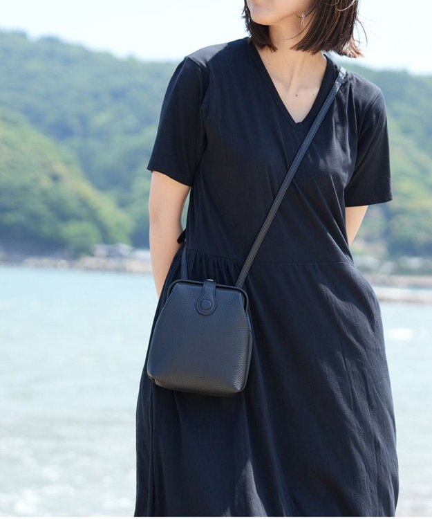 Atelier nuu 【定番シリーズ/国内生産】parcel mist ダレスポシェット ブラック