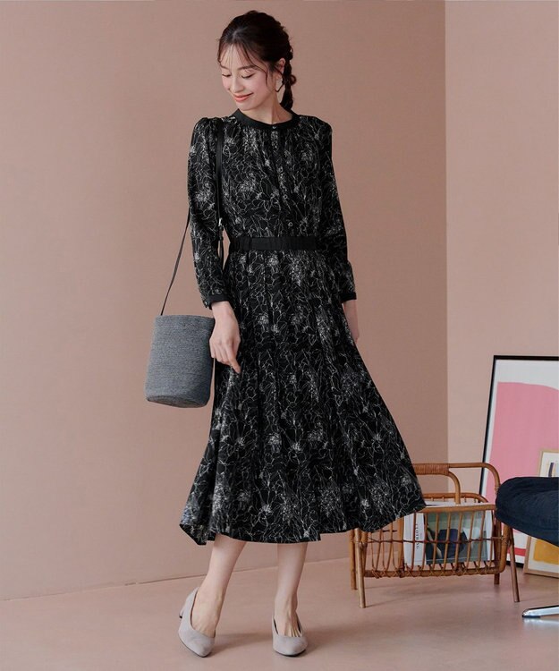 Tiaclasse L 【安田美沙子さん着用・新色/XSサイズ追加・洗える】フラワープリント配色ワンピース ブラック