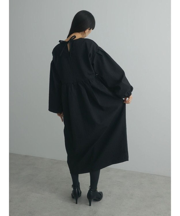 Green Parks armonia. エンボスタックコクーンワンピース Black