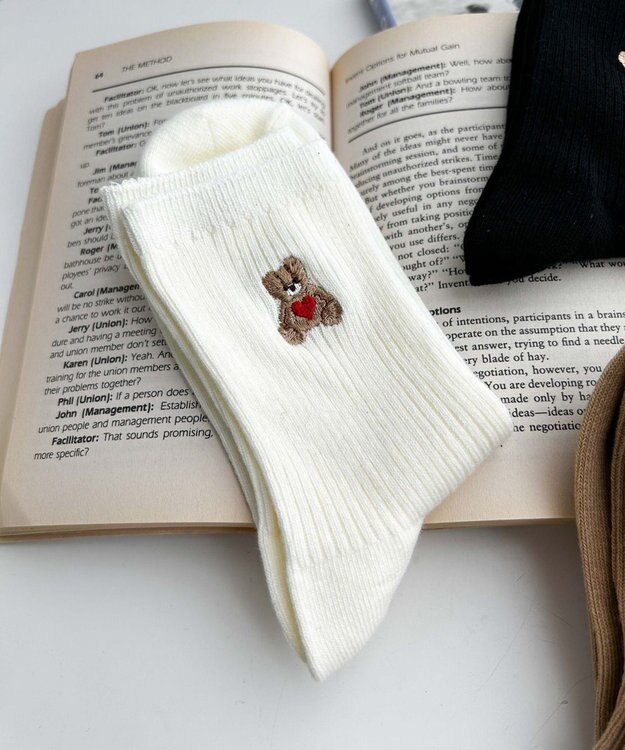 WEGO ハートクマ刺繍ソックス オフホワイト