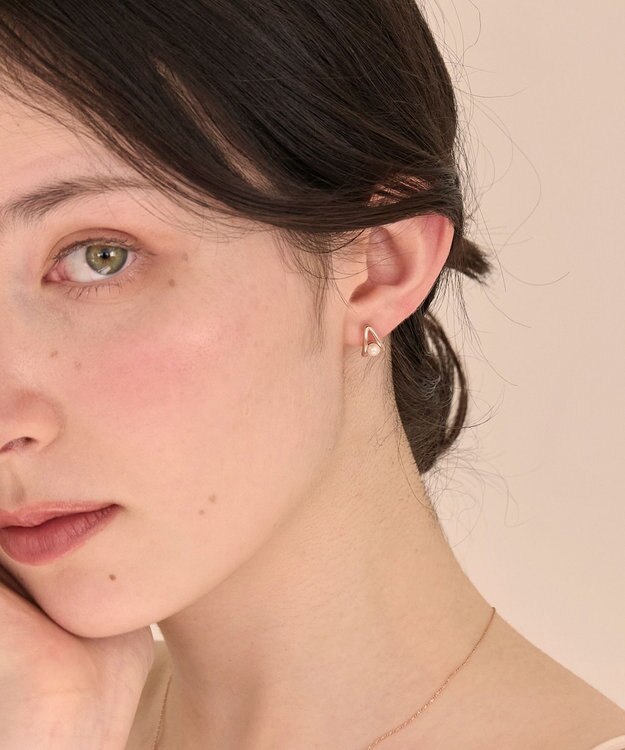 Phoebe 〈金属アレルギー対応〉ドロップパールセラミックポストピアス シャンパンゴールド