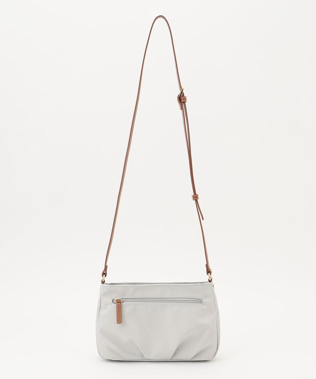 LA BAGAGERIE ポリエステルキャンバス　タックポシェット アイボリー