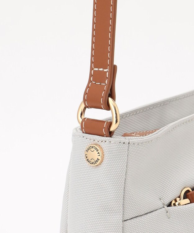 LA BAGAGERIE ポリエステルキャンバス　タックポシェット アイボリー