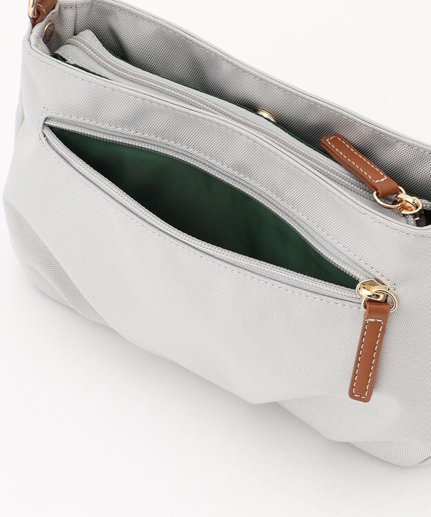 LA BAGAGERIE ポリエステルキャンバス　タックポシェット アイボリー