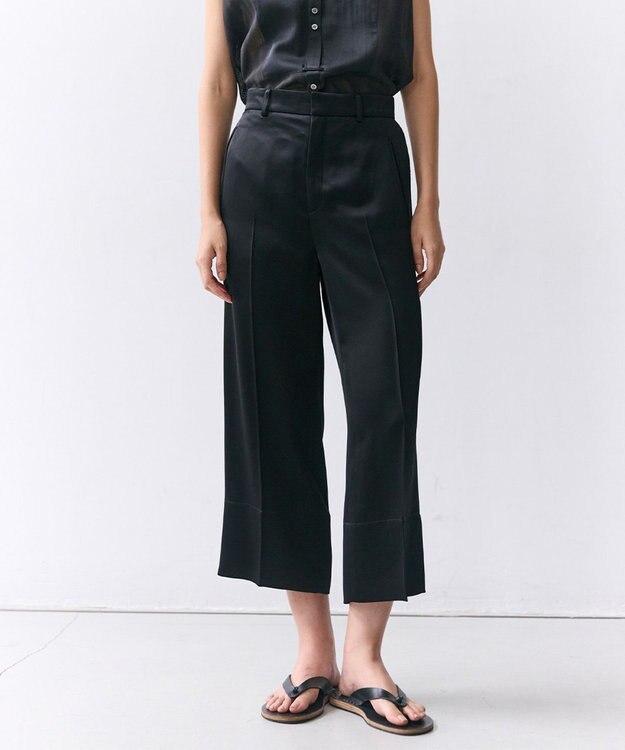 BEIGE， CASSITER / リネンブレンド サテンクロップドパンツ Black