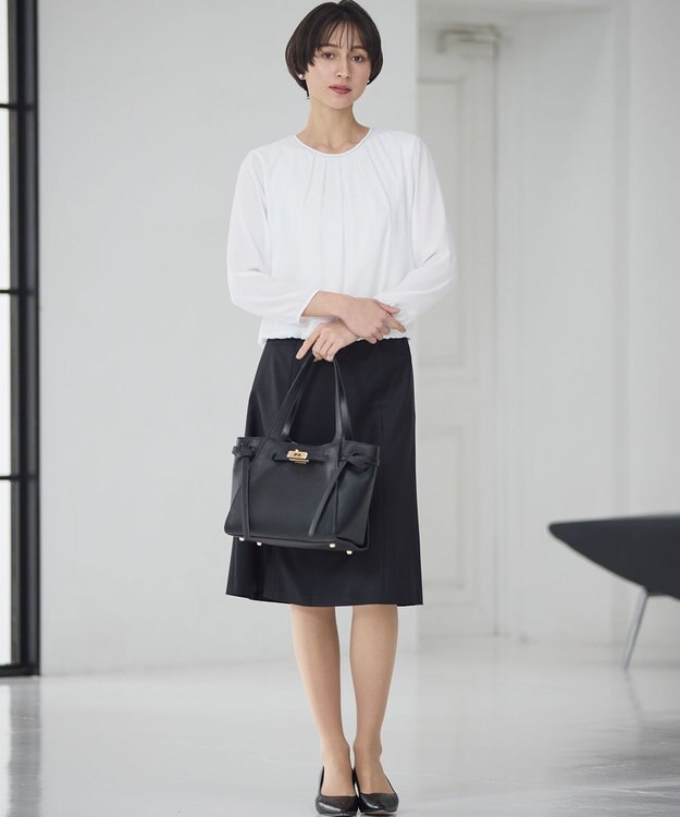 23区 S 【洗える】シルキーデシン ボールチェーン バルーン ブラウス ホワイト系