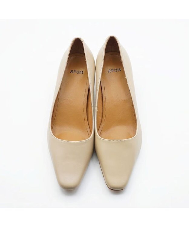 APOM スクエアトゥプレーンパンプス50 ベージュ