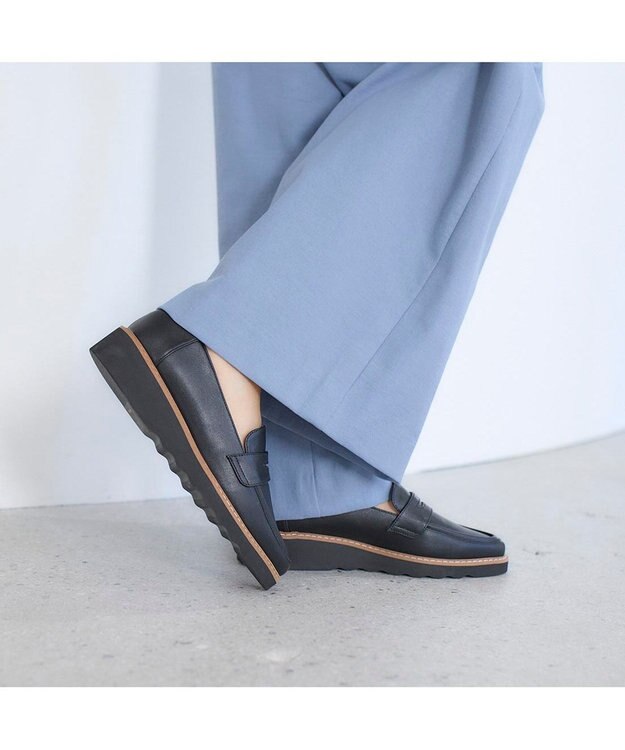 MODE ET JACOMO <carino>【レイン】ポインテッドコインローファー ブラック