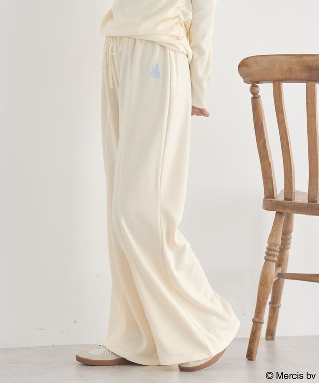 earth music&ecology 【予約】miffy/earth 刺繍スウェットパンツ クリーム