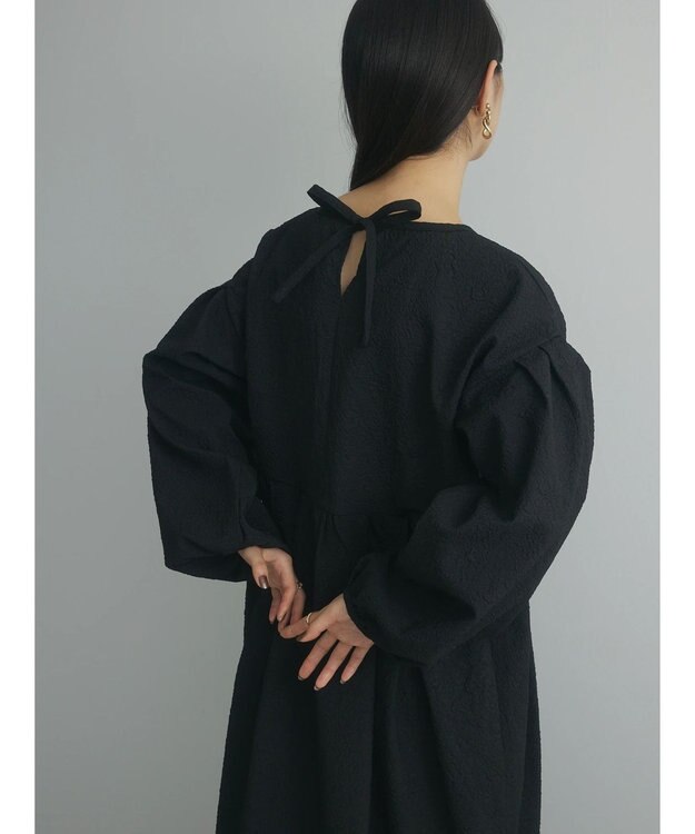 Green Parks armonia. エンボスタックコクーンワンピース Black