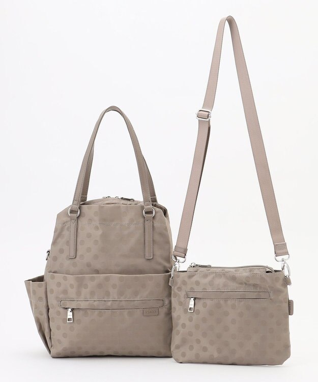 Y'SACCS ドットジャガードポーチ付きリュックサック ライトグレー