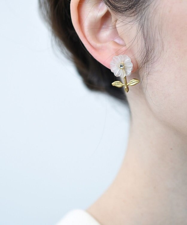 monshiro ダリアプチピアス ホワイト