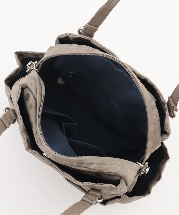 Y'SACCS ドットジャガードポーチ付きリュックサック ライトグレー