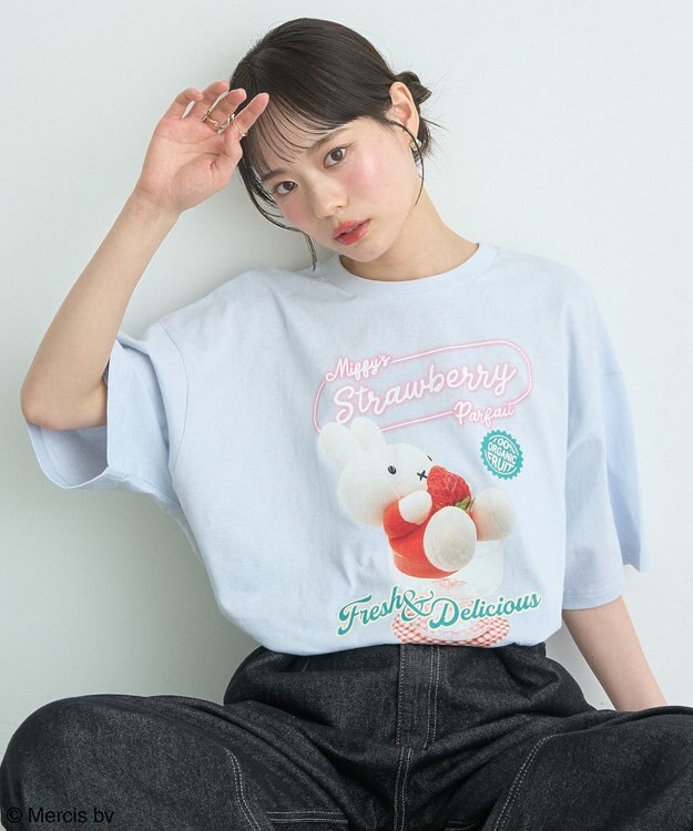 earth music&ecology ｍｉｆｆｙ／ｅａｒｔｈ　ｓｔｒａｗｂｅｒｒｙ　Ｔｅｅ Grayish Blue