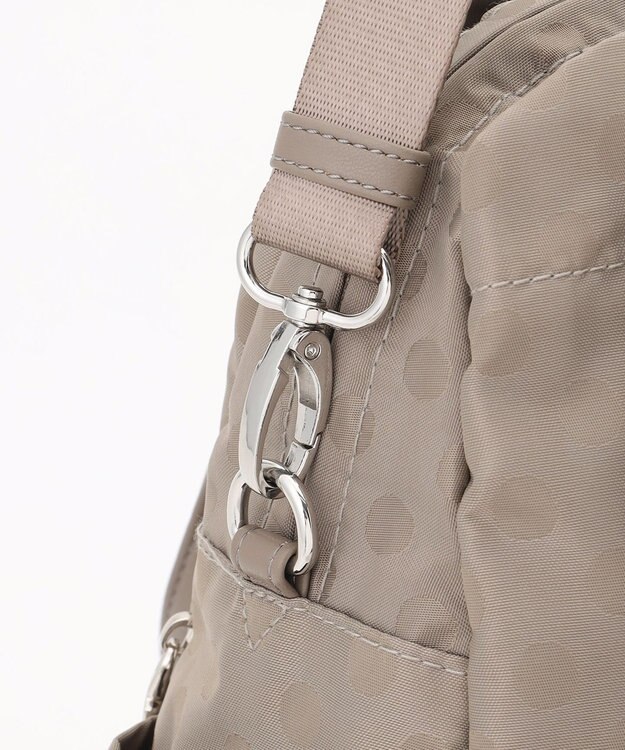 Y'SACCS ドットジャガードポーチ付きリュックサック ライトグレー