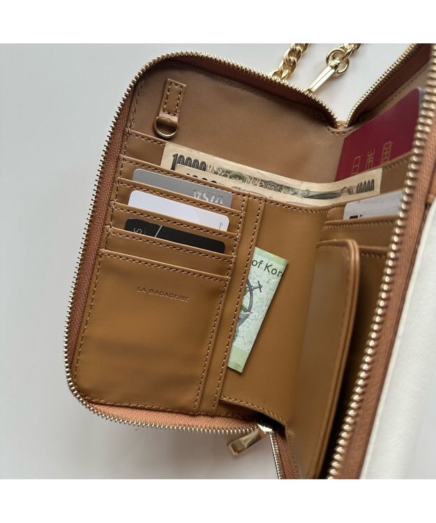 LA BAGAGERIE 【インスタグラマー Chiyoさん×LA BAGAGERIE】チェーンスマホショルダー チョコ