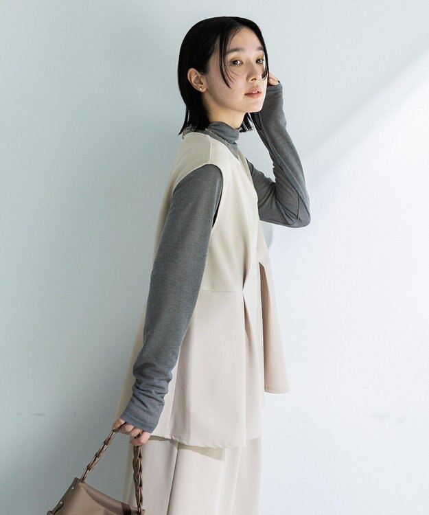 Green Parks 楽ちんリップルペプラムベスト Light Beige