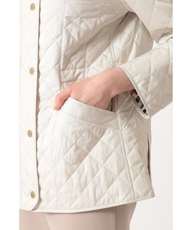 DAKS ライトウェイト フーデッドキルティングブルゾン ホワイト