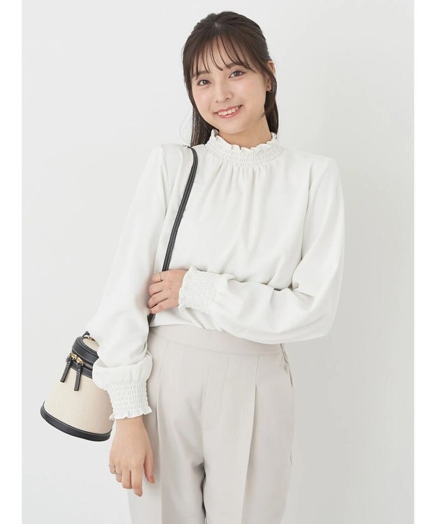 earth music&ecology シャーリングブラウス Off White