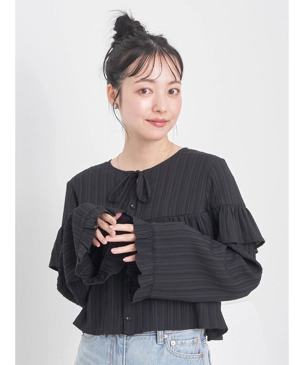 earth music&ecology フリル切替えショートブラウス Black