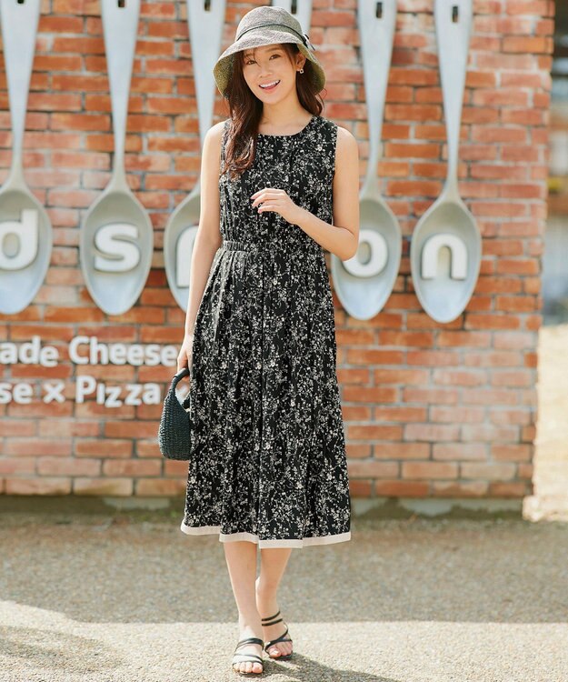 Tiaclasse 【袖が選べる・洗える】配色モノクロ花柄ワンピース ノースリーブ：ブラック