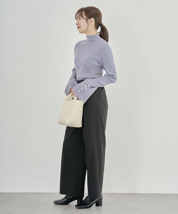 Green Parks ・ｓｗｉｎｇ　ｂｙ　袖パールボタンハイネックニット Blue