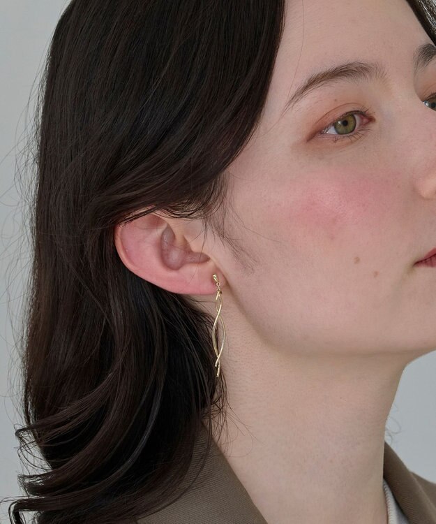 Phoebe 【痛くないシリーズ/金属アレルギー対応】スウィングクリスタルループフィットイヤリング　ゴールド ゴールド