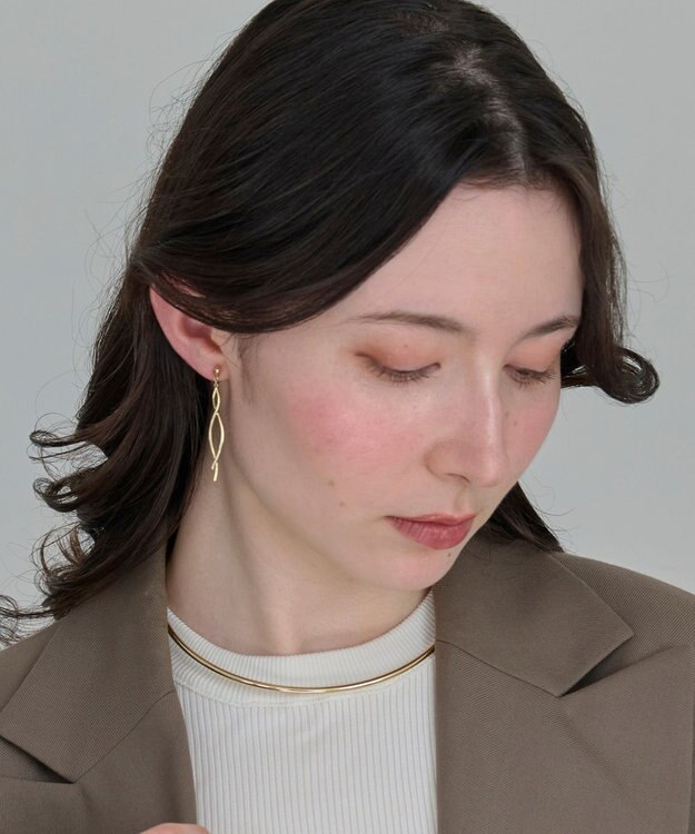 Phoebe 【痛くないシリーズ/金属アレルギー対応】スウィングクリスタルループフィットイヤリング　ゴールド ゴールド